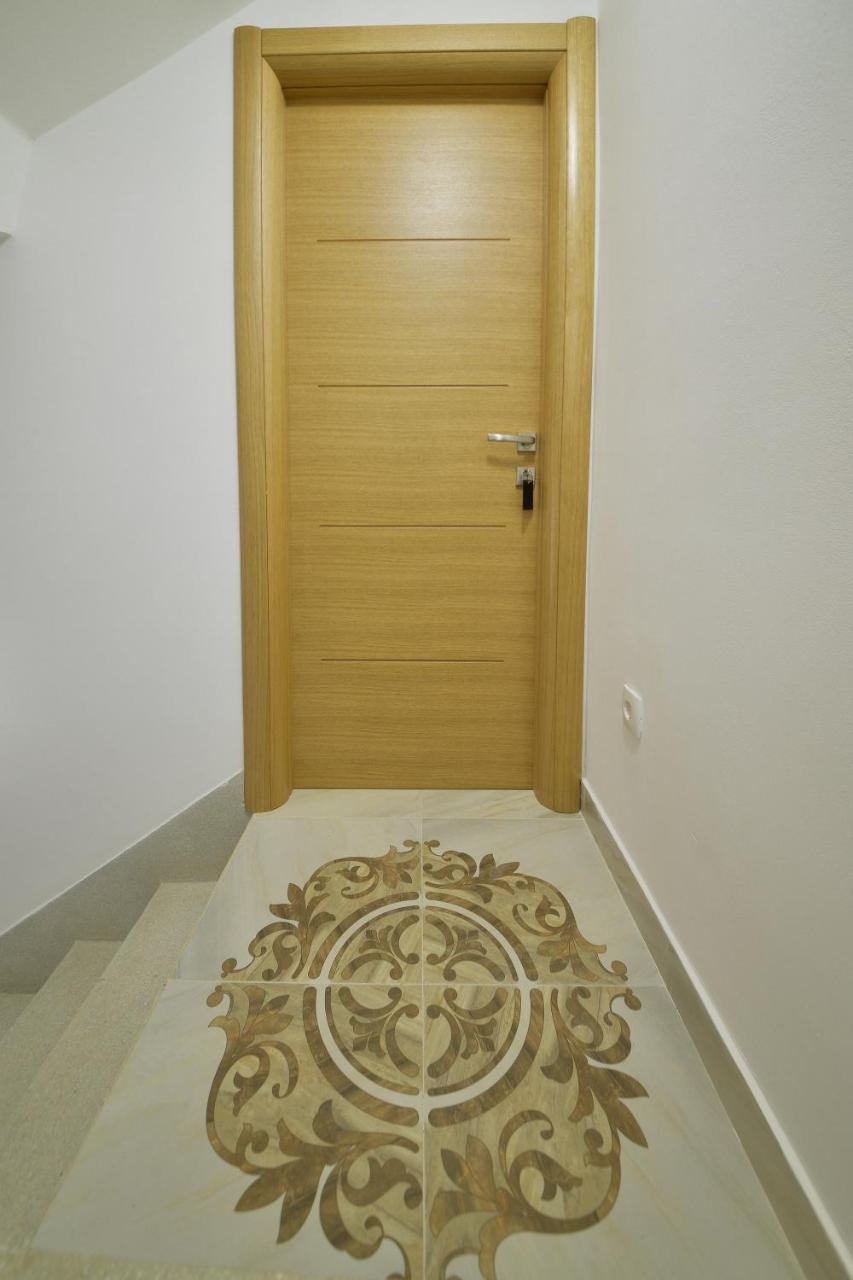 Apartmani Ljubo Rafailovic 2 Rafailovici Bagian luar foto