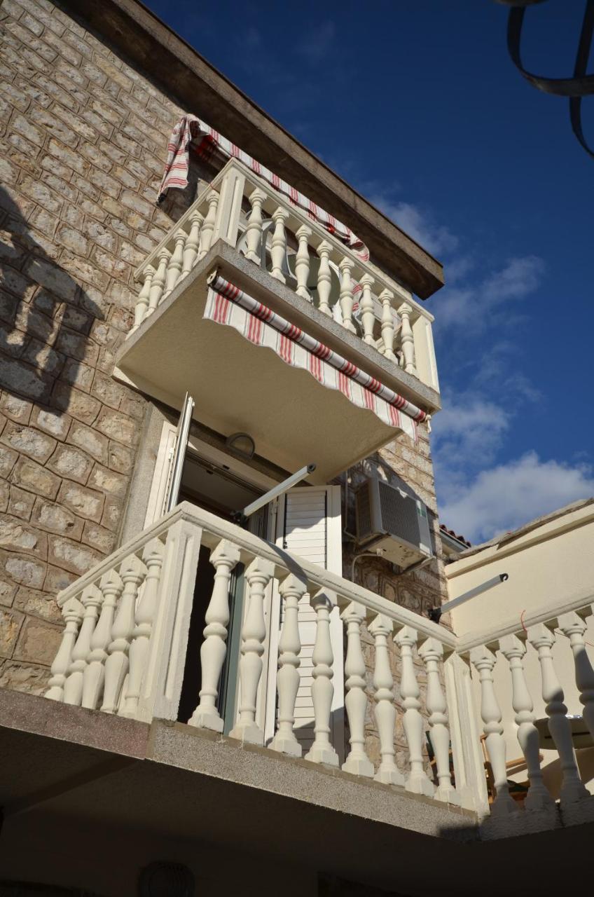 Apartmani Ljubo Rafailovic 2 Rafailovici Bagian luar foto