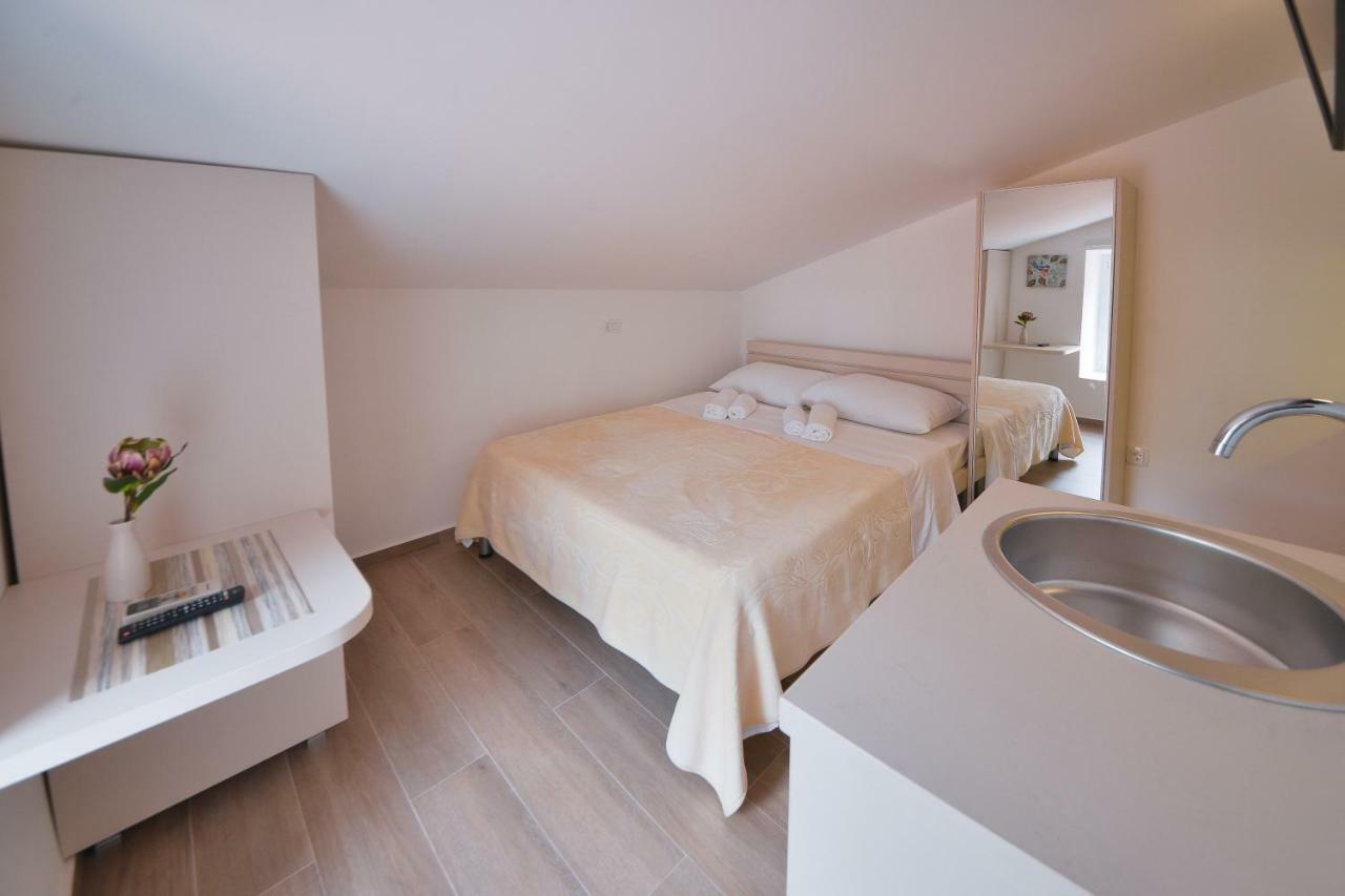 Apartmani Ljubo Rafailovic 2 Rafailovici Bagian luar foto