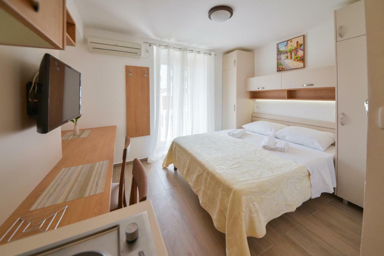 Apartmani Ljubo Rafailovic 2 Rafailovici Bagian luar foto