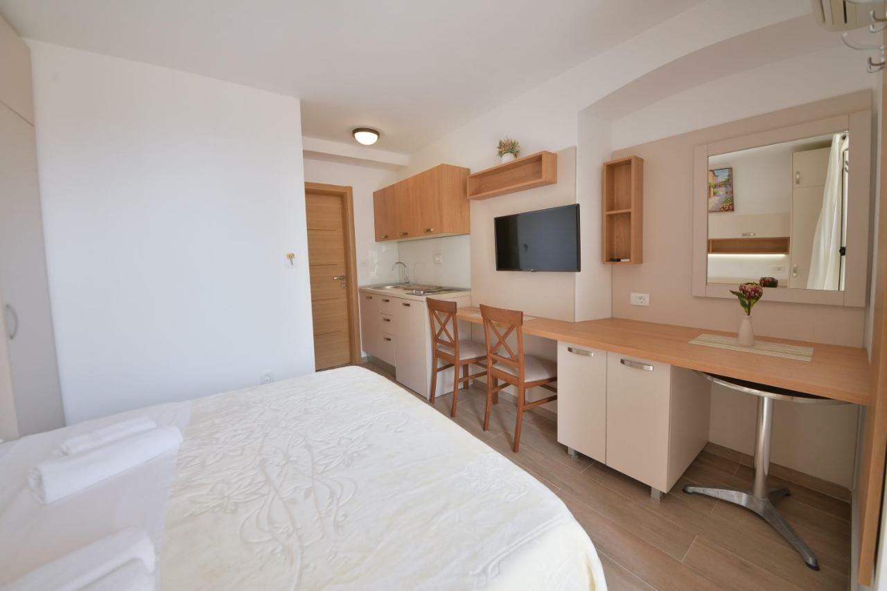 Apartmani Ljubo Rafailovic 2 Rafailovici Bagian luar foto
